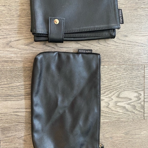 Fawn Design Black Original Diaper Bag with accessories & stroller hooks - Picture 6 of 7